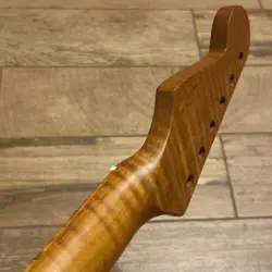 WARMOTH FENDER SM22B9