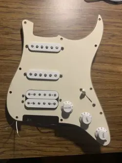 FENDER STRATOCASTER HSS LOADED PICKGUARD