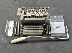 2016 FENDER CLASSIC PLAYER 60S STRAT TREMOLO STRATOCASTER GUITAR BRIDGE ASSEMBLY