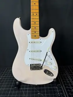 SQUIER BY FENDER CLASSIC VIBE 50S STRATOCASTER - WHITE BLONDE