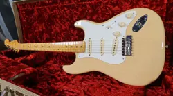 FENDER AMERICAN VINTAGE II 1957 STRATOCASTER ELECTRIC GUITAR 2023 - VINTAGE BLON