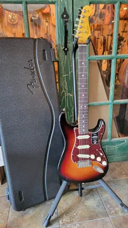 2024 FENDER AMERICAN PROFESSIONAL PRO II STRAT STRATOCASTER 3 TONE SUNBURST CASE