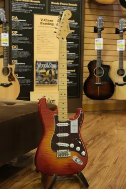 II STRATOCASTER FLAME