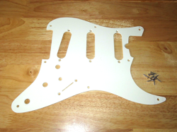 FENDER 2021 USA WHITE 1 PLY ERIC JOHNSON SIGNATURE STRATOCASTER PICKGUARD