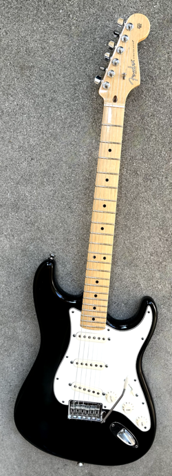 2012 FENDER AMERICAN STANDARD STRATOCASTER WITH MAPLE FRETBOARD - BLACK GLOSS