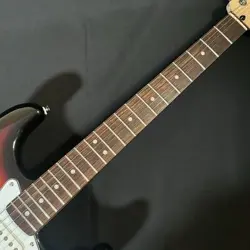 SQUIER BY FENDER AFFINITY SERIES STRATOCASTER 3-COLOR SUNBURST ELECTRIC GUITAR A