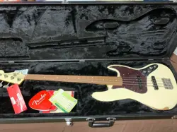FENDER MEXICO 60TH ANNIVERSARY ROAD WORN JAZZ BASS OLYMPIC WHITE SAFE PACKING!