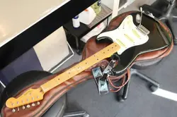FENDER FENDER JAPAN JAPAN STRATOCASTER ELECTRIC GUITAR STRATOCASTER