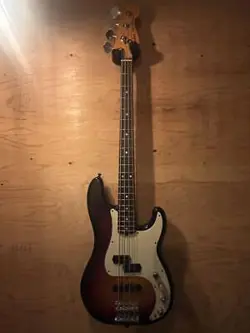 FENDER AMERICAN ULTRA PRECISION BASS / ELECTRIC BASS GUITAR W/ HC MADE IN USA