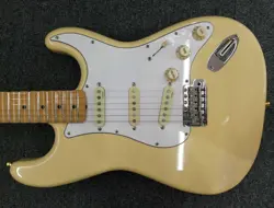 FENDER JAPAN ST-68-185YM ELECTRIC GUITAR