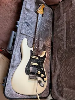 FENDER USA AMERICAN PROFESSIONAL II HSS ELECTRIC GUITAR GOOD CONDITION JAPAN