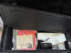 FENDER CHRISSIE HYNDE