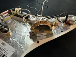 LOADED PICKGUARD 70S