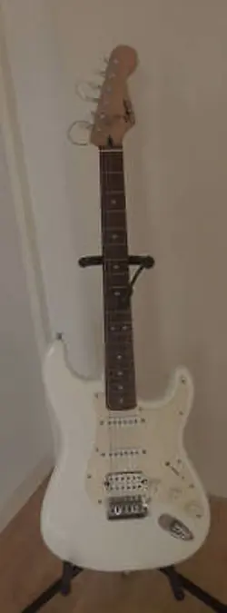 SQUIER/BY FENDER/SQUIER/FENDER/ELECTRIC GUITAR/STRAT BULLET/STRAT BULLET