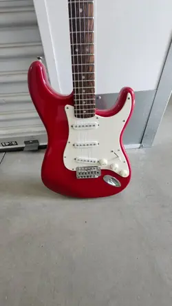 SQUIER BULLET STRAT FENDER