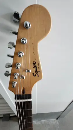 BULLET STRAT FENDER