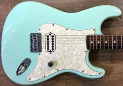 2002 FENDER TOM DELONGE ARTIST SERIES SIGNATURE STRATOCASTER ELECTRIC GUITAR