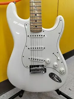 FENDER MEXICO PLAYER STRATOCASTER MN PWT USED ALDER BODY MAPLE NECK W/GIG CASE