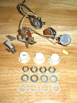 FENDER 1982 USA WHITE AMERICAN VINTAGE 57/62 STRATOCASTER CONTROL POTS HARNESS