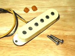 FENDER USA AGED WHITE CUSTOM SHOP TEXAS SPECIAL STRATOCASTER MIDDLE PICKUP