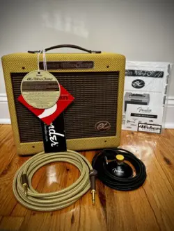 FENDER EC VIBRO CHAMP ERIC CLAPTON SIGNATURE TWEED 1X8