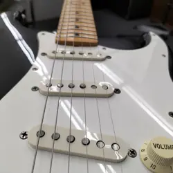 FENDER MEXICO STANDARD STRATOCASTER ELECTRIC GUITAR