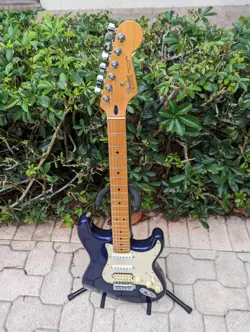 FENDER STANDARD STRATOCASTER BLUE MADE IN MEXICO 2001