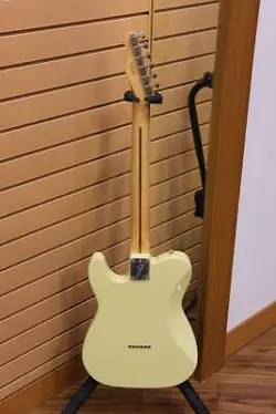 FENDER  PLAYER II TELECASTER HH  MAPLE FINGERBOARD   HIALEAH YELLOW