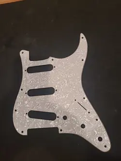 GENUINE FENDER PICKGUARD FOR STRAT  WHITE PEARL