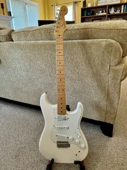 FENDER FENDER EOB SUSTAINER STRATOCASTER 6 STRING ELECTRIC GUITAR - MINT