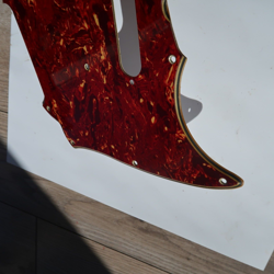 FENDER MUSICMASTER CELLULOID