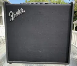 FENDER MUSTANG LT-50  GUITAR AMPLIFIER