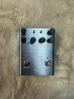 DIGITAL REVERB/TREMOLO PEDAL