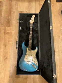 2000 FENDER AMERICAN STANDARD STRATOCASTER WITH ROSEWOOD FRETBOARD AQUA MARINE