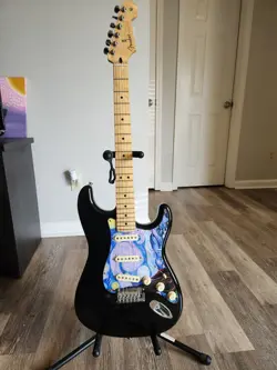 FENDER STRATOCASTER W/ ACCESSORIES