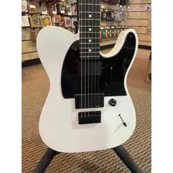 *B-STOCK* FENDER