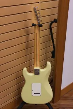 FENDER PLAYER II STRATOCASTER HSS  MAPLE FINGERBOARD   HIALEAH YELLOW