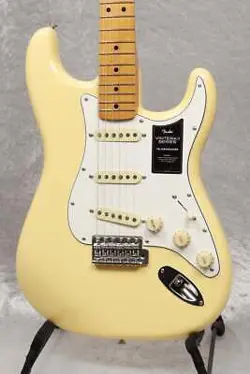 FENDER VINTERA II 70S STRATOCASTER   VINTAGE WHITE