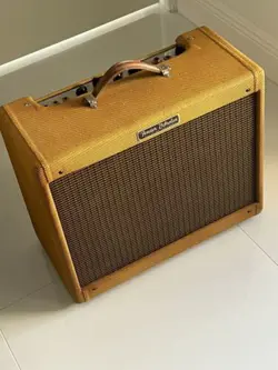 VIBROLUX COMBO AMPLIFIER