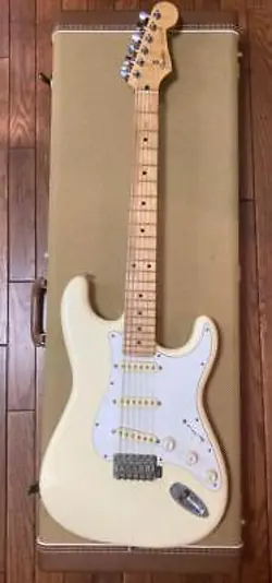 FENDER JAPAN ELECTRIC GUITAR ST-33 STRATOCASTER W/HARD CASE USED FROM JAPAN