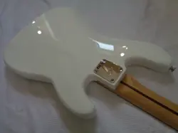 2020 FENDER PLAYER PRECISION BASS POLAR WHITE LEFT-HANDED PAU FERRO FINGERBOARD