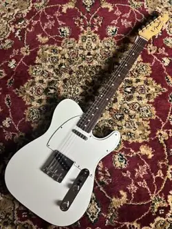 FENDER FSR TRAD 60S TL CTM  3.11KG