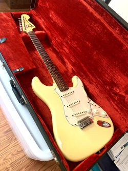 VINTAGE FENDER STRATOCASTER 1977 - OLYMPIC WHITE
