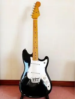 FENDER DUO-SONIC ELECTRIC GUITAR BLACK W/SOFT CASE