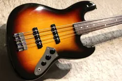 FENDER JAPAN JB62-77FL USED FRETLESS ALDER BODY 3 TONE SUNBURST W/SOFT CASE