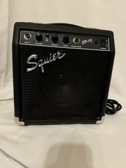 SQUIER SP-10 FENDER 22W GUITAR MINI AMPLIFIER PR-367 TESTED