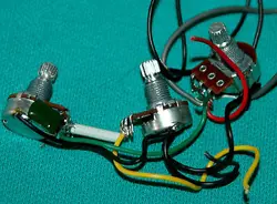 FENDER SQUIER AFFINITY STRAT ELECTRIC GUITAR ORIGINAL WIRING HARNESS