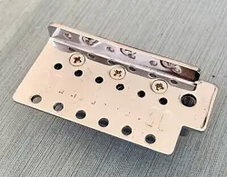 2005 FENDER STRAT SQUIER LEFTY ELECTRIC GUITAR BRIDGE PLATE / BLOCK ASSEMBLE