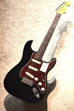 FENDER MADE IN JAPAN HYBRID II STRATOCASTER ROSEWOOD FINGERBOARD  BLACK   JD24