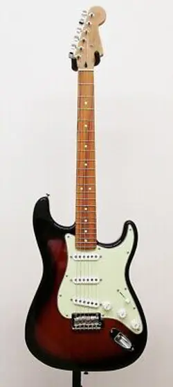 FENDER LIMITED EDITION PLAYER STRATOCASTER PAU FERRO FB 3-COLOR ELECTRIC GUITAR